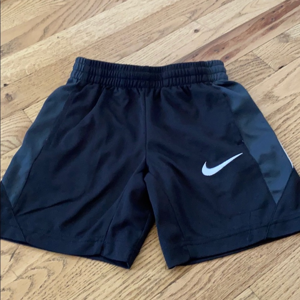 Black nike short